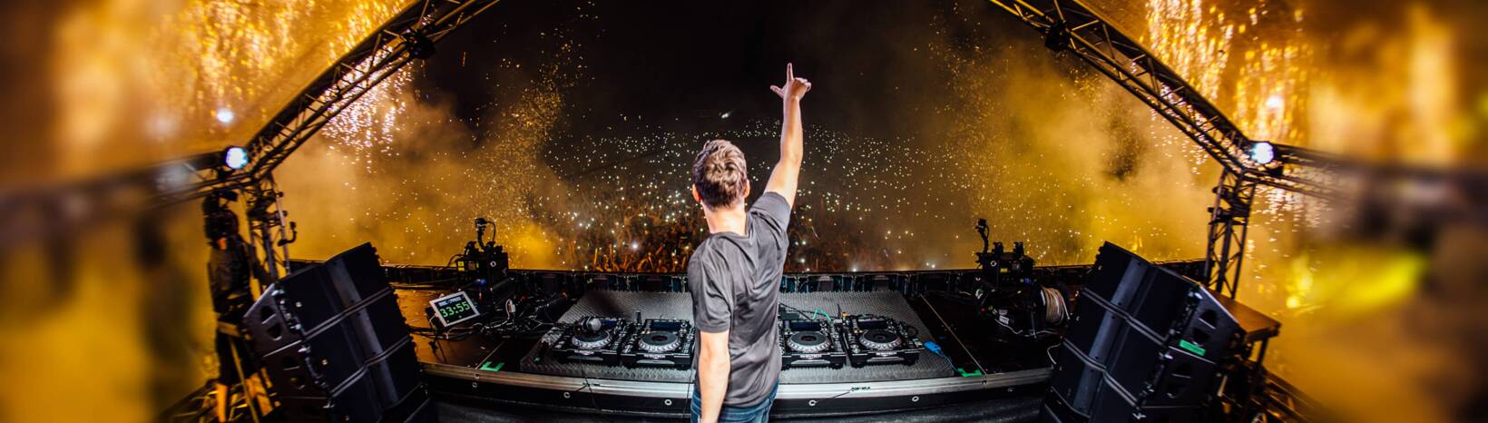 ‘Join the Queue’ and be in to win free tickets to Vodafone’s exclusive gig with DJ Martin Garrix