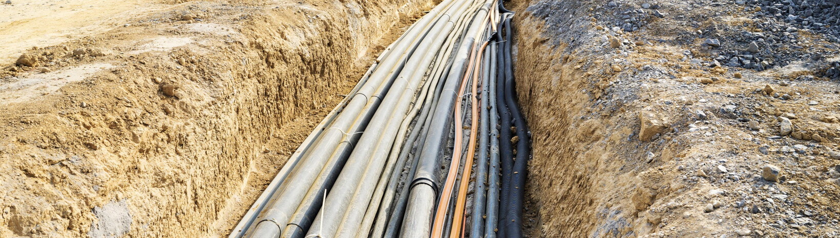 Government commitment to further broadband development positive